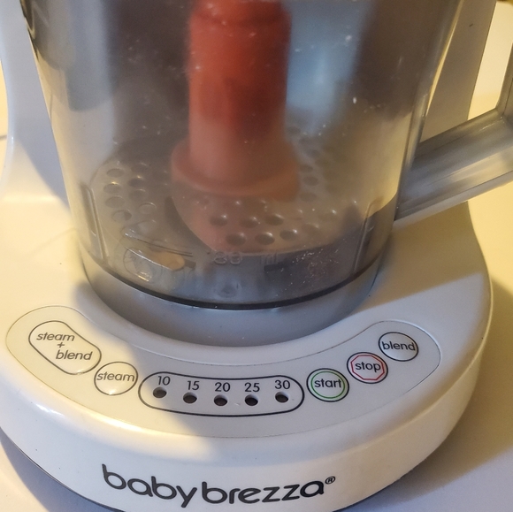 Baby Brezza Baby Food Maker Machine - One Step Cooker, Blender/Steam/ Puree - Picture 4 of 7